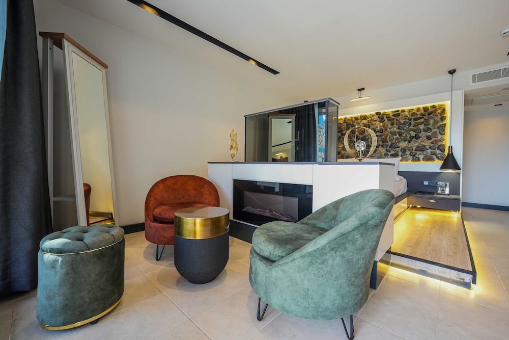 Ramitos Boutique Hotel 40/65