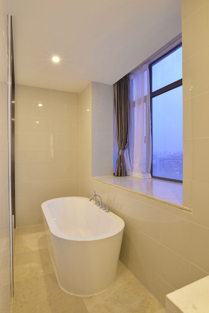 HOLIDAY INN EXPRESS JINAN EXHIBITION CENTER 46/47
