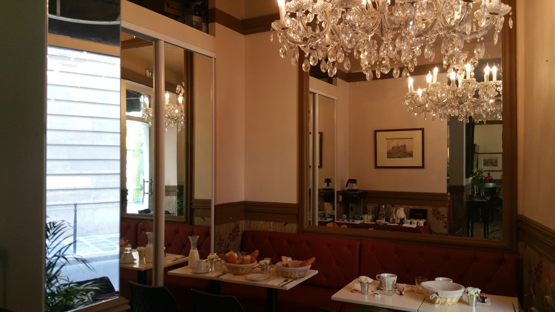 Hotel Petit Saint Honore 20/28
