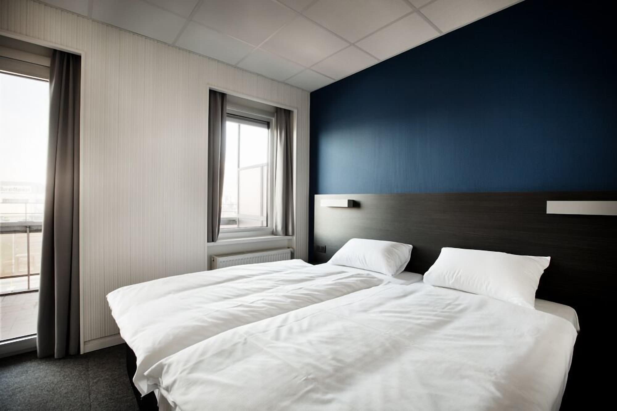 ROOM, TWIN BEDS, BALCONY