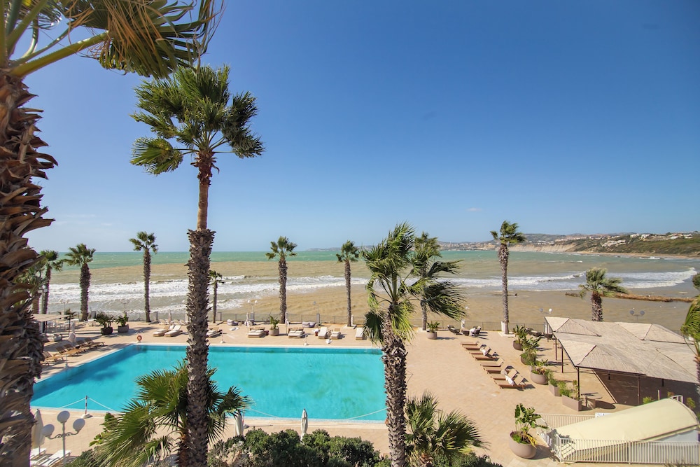 Dioscuri Bay Palace Hotel 73/75