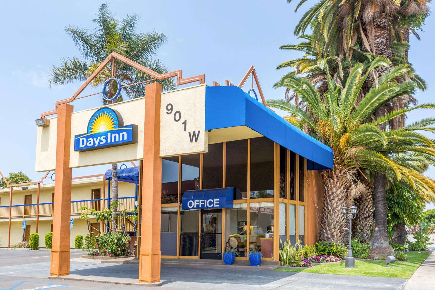 Days Inn By Wyndham Los Angeles Lax/Venicebch/Marina Delray 6/8