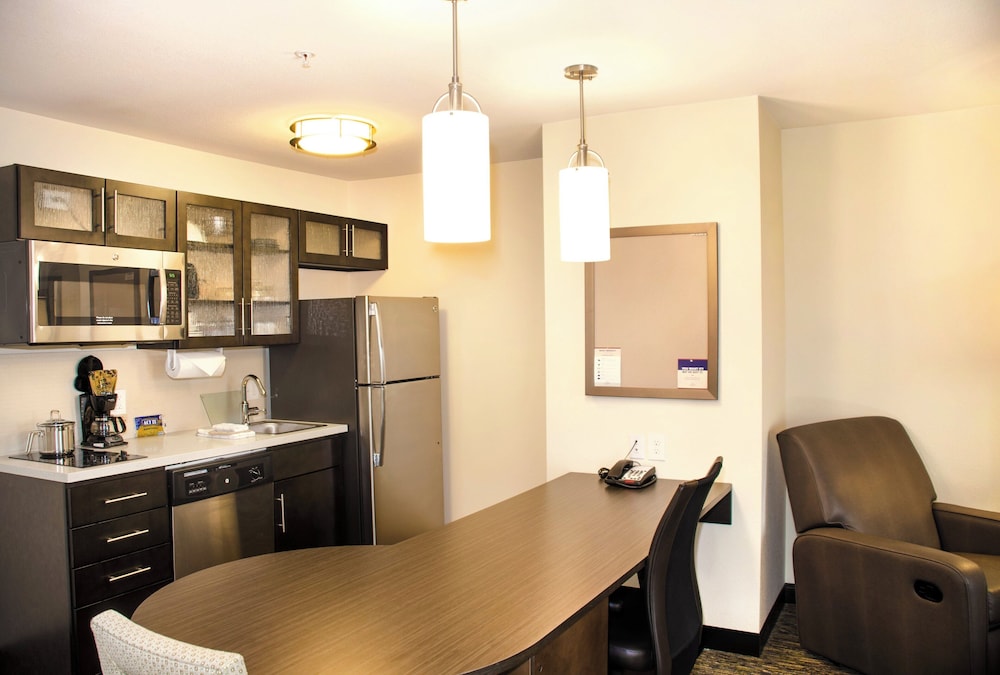 Candlewood Suites York 16/23