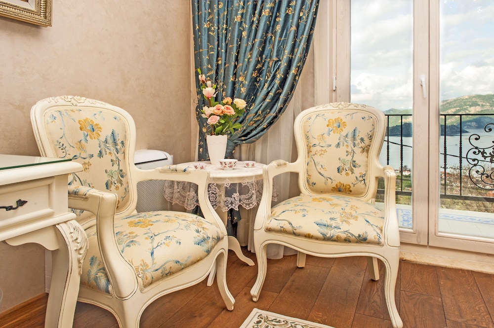 Swan Lake Boutique Hotel - Adults Only 39/67