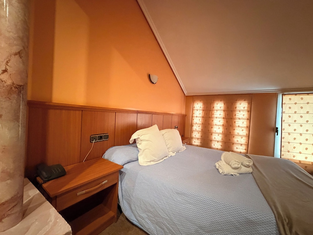 Hotel Real de Castilla 40/50
