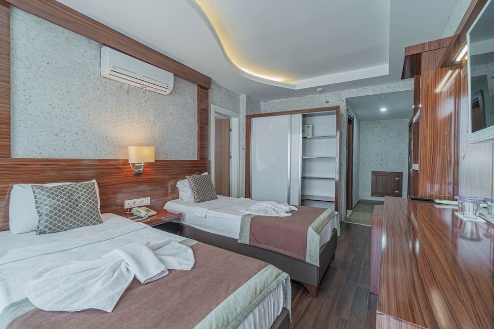 Grand Barhan Hotel 32/50