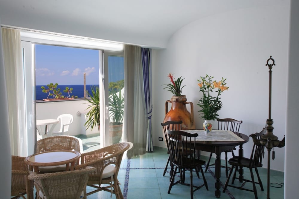 Albatros Hotel 22/50