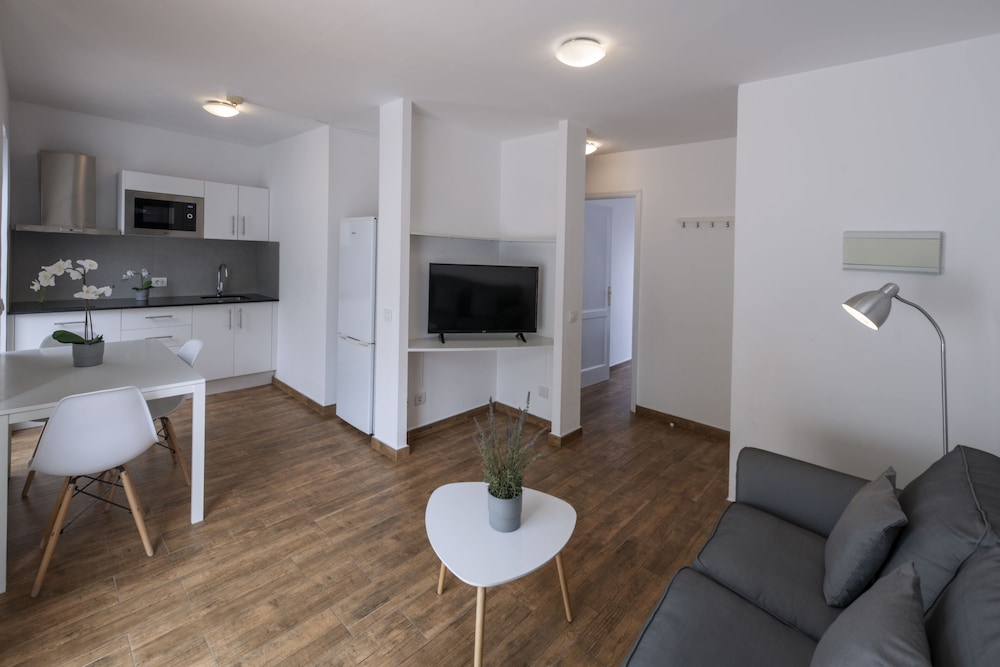 Apartamentos Los Rosales 39/75