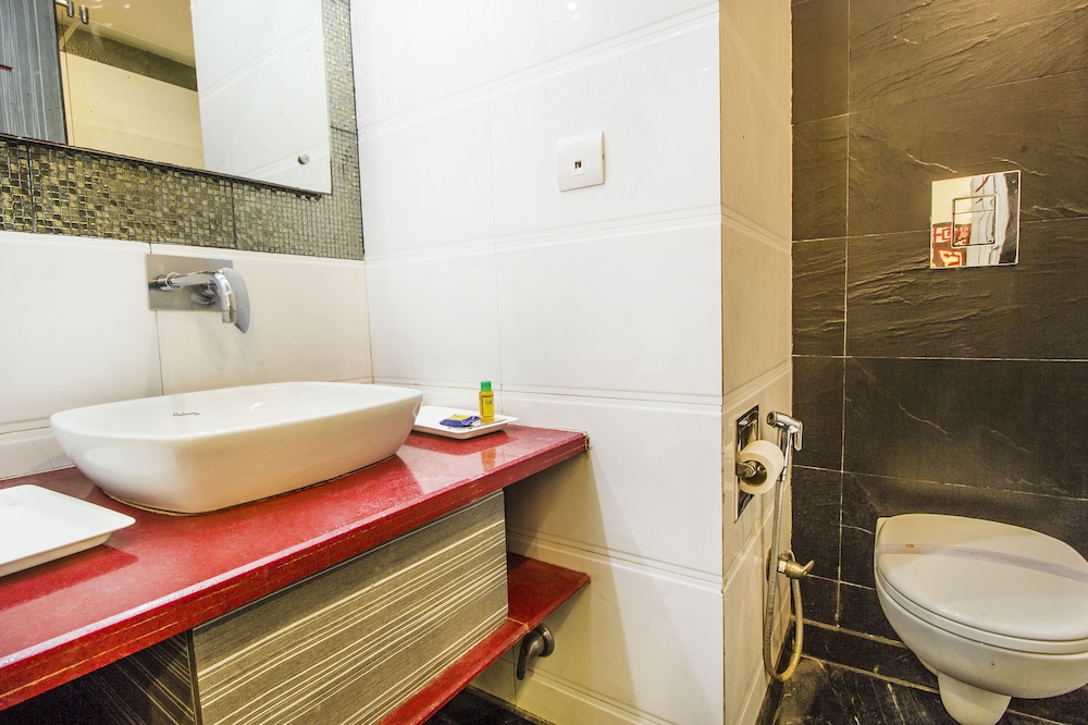 HOTEL SUNCOURT CORPORATE 17/19