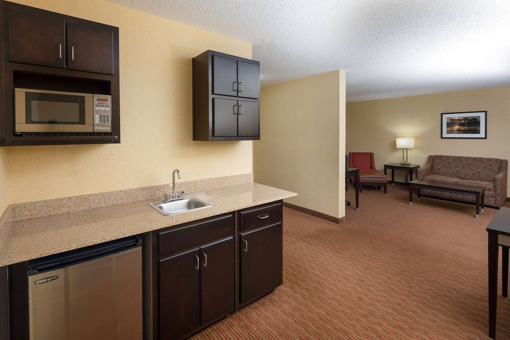 جناح استوديو بسرير كينج، La Quinta Inn Suites Warner Robins 5/5