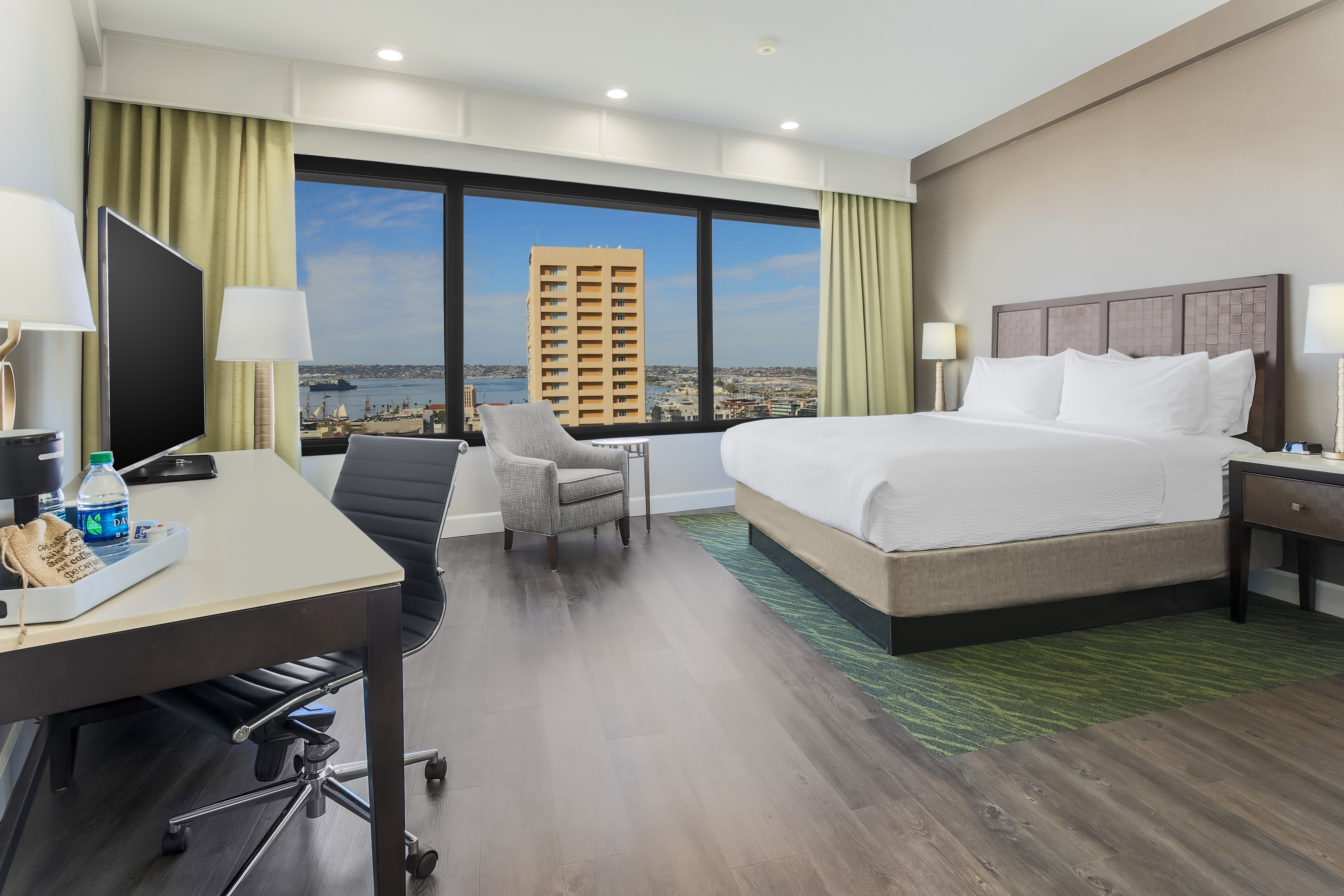 Room, King Bed, Bay View, Top Floor