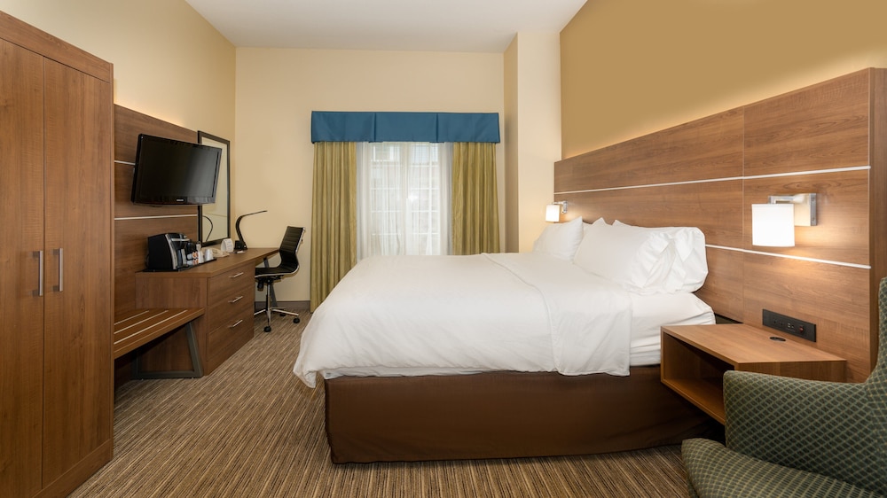 HOLIDAY INN EXPRESS ST PAUL S - INVER GROVE HGTS 13/47