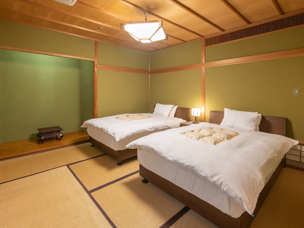Suite, Twin Beds, 4 Futon Beds, Garden View, Outdoor Bath, Terrace