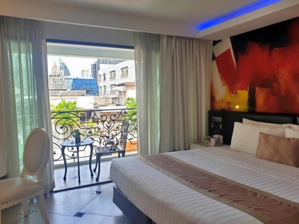 Skye Hotel Bangkok 25/58