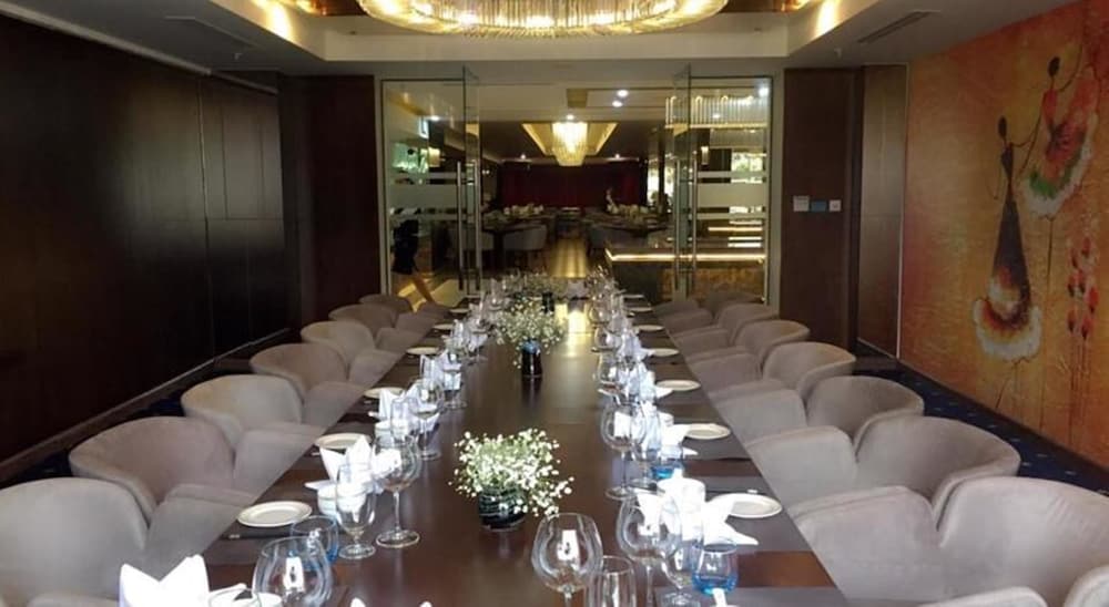 Le Indochina Hotel & Spa 57/66