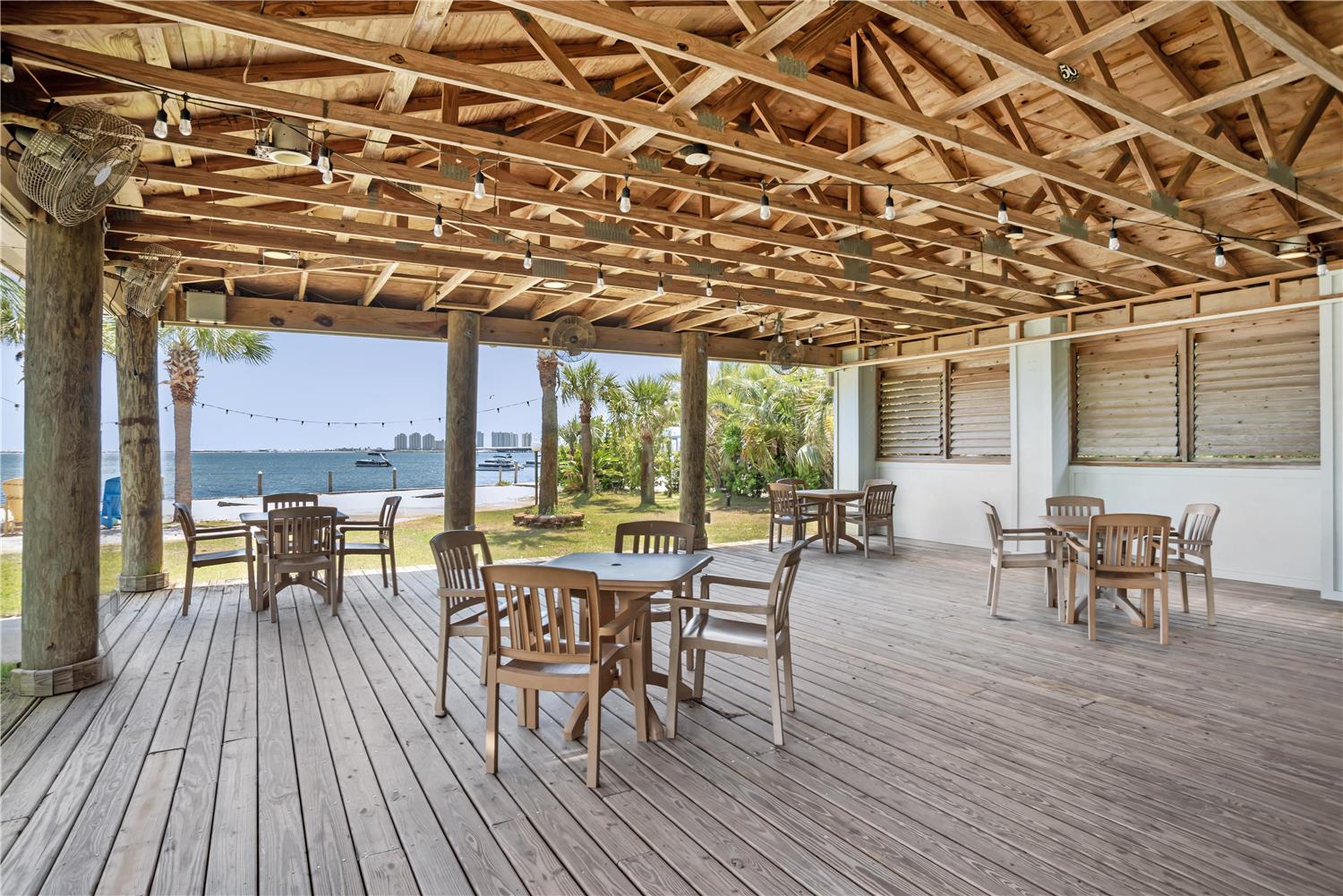 Best Western Navarre Waterfront 17/25