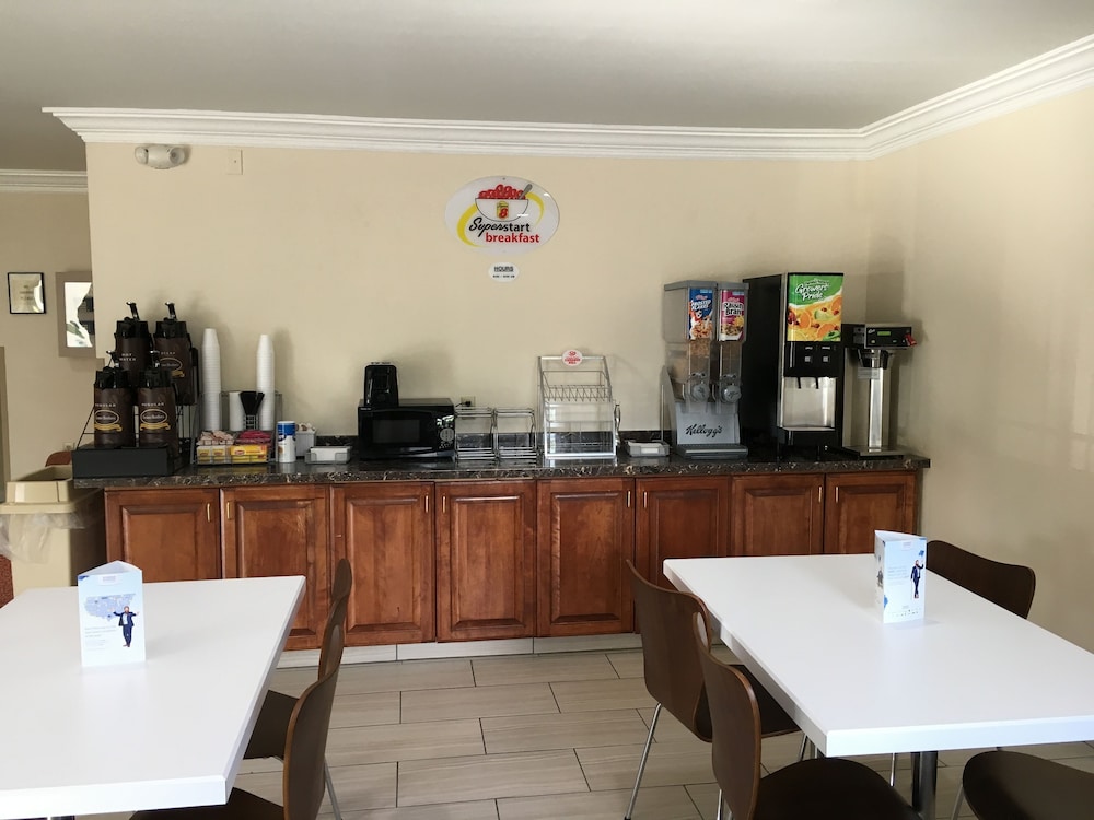 Super 8 by Wyndham Vicksburg 10/16