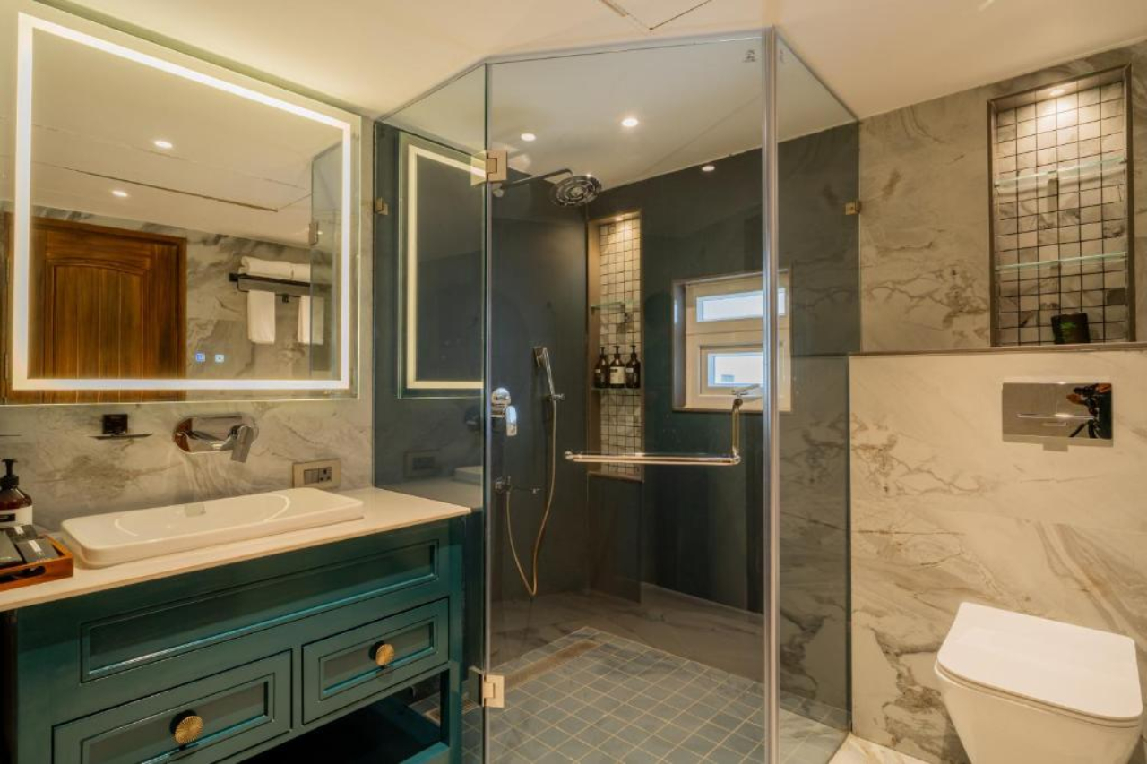 ELIVAAS prive The Royce Daisy Ultra Luxe 4 BHK Villa With Pvt Pool Jacuzzi 360 Hill Views 28/29