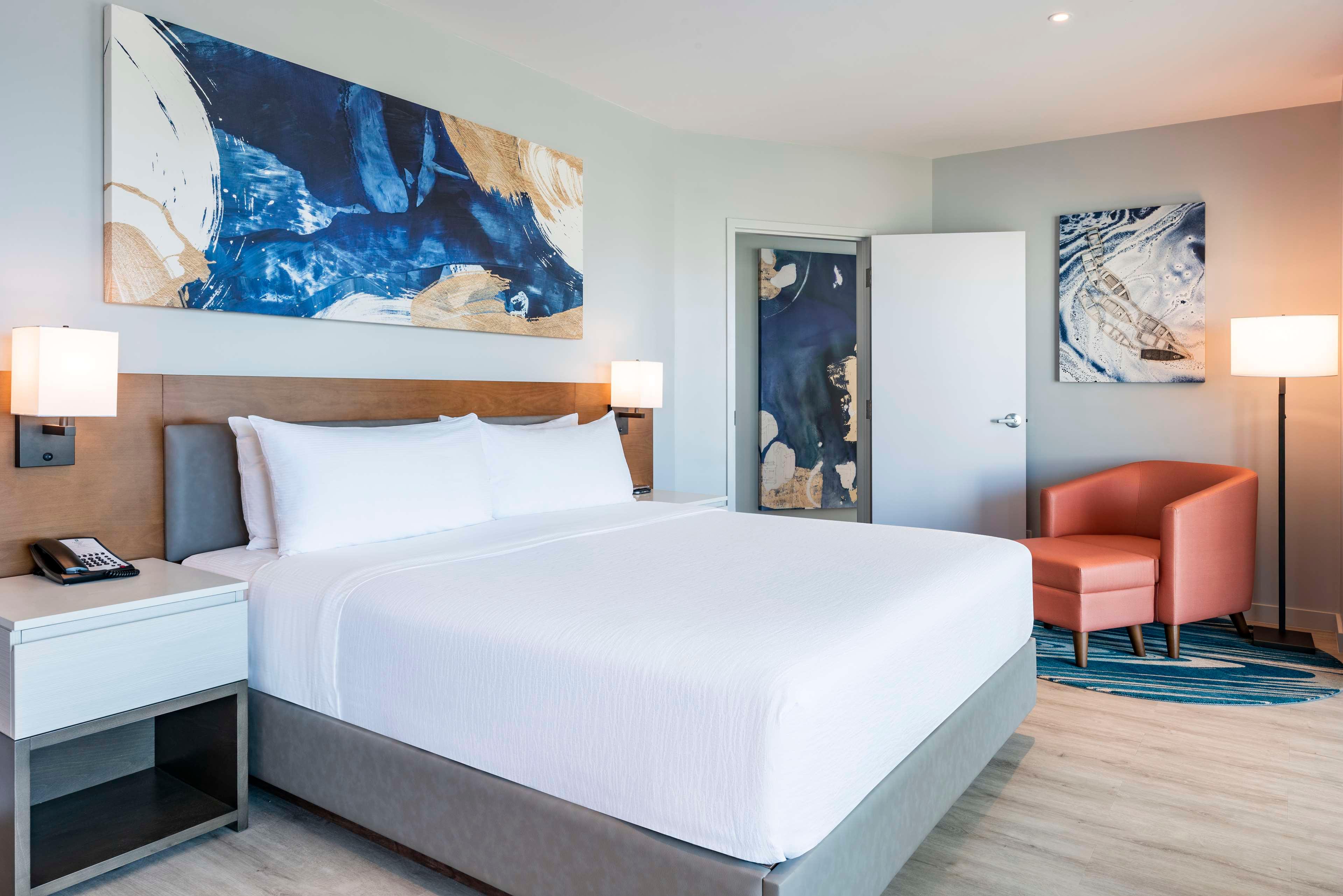 Grand, Master, Suite, King Bed, Ocean Front