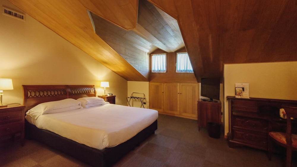 Hotel Canon D Oro 18/47