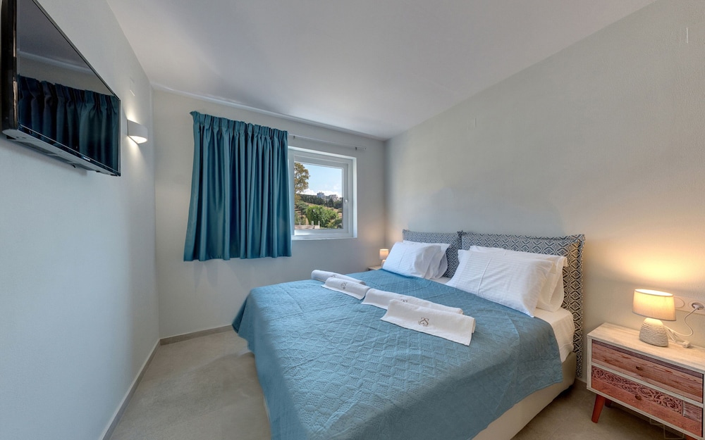 Spiros Soula Hotel 13/84