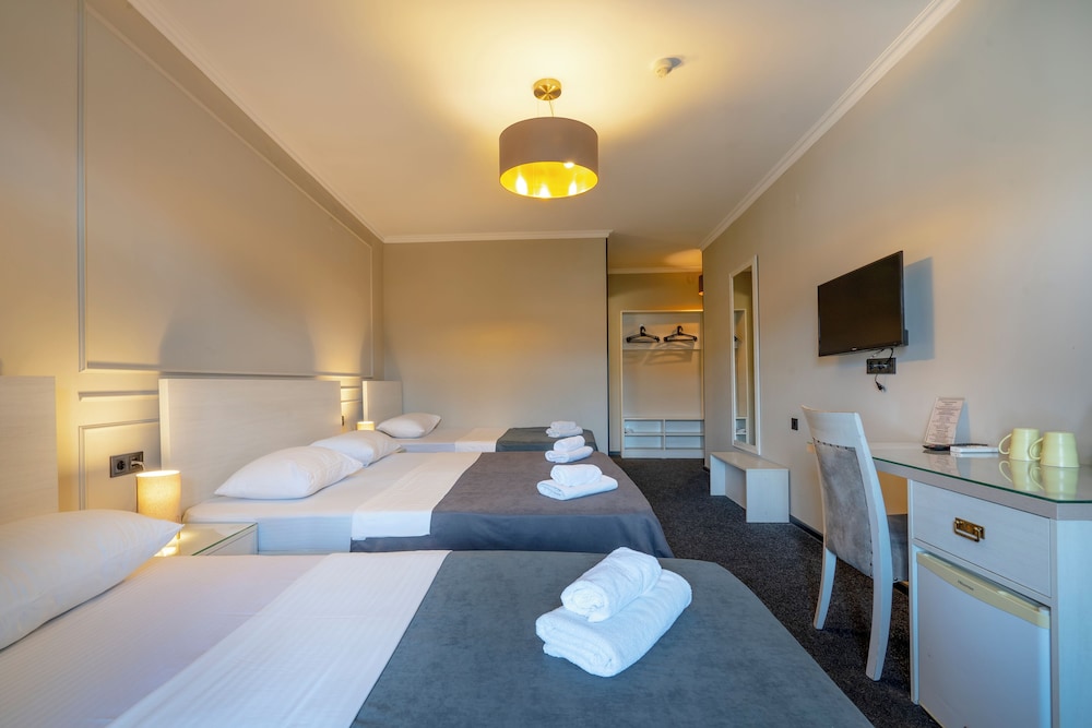 Hotel Piazza 17/50
