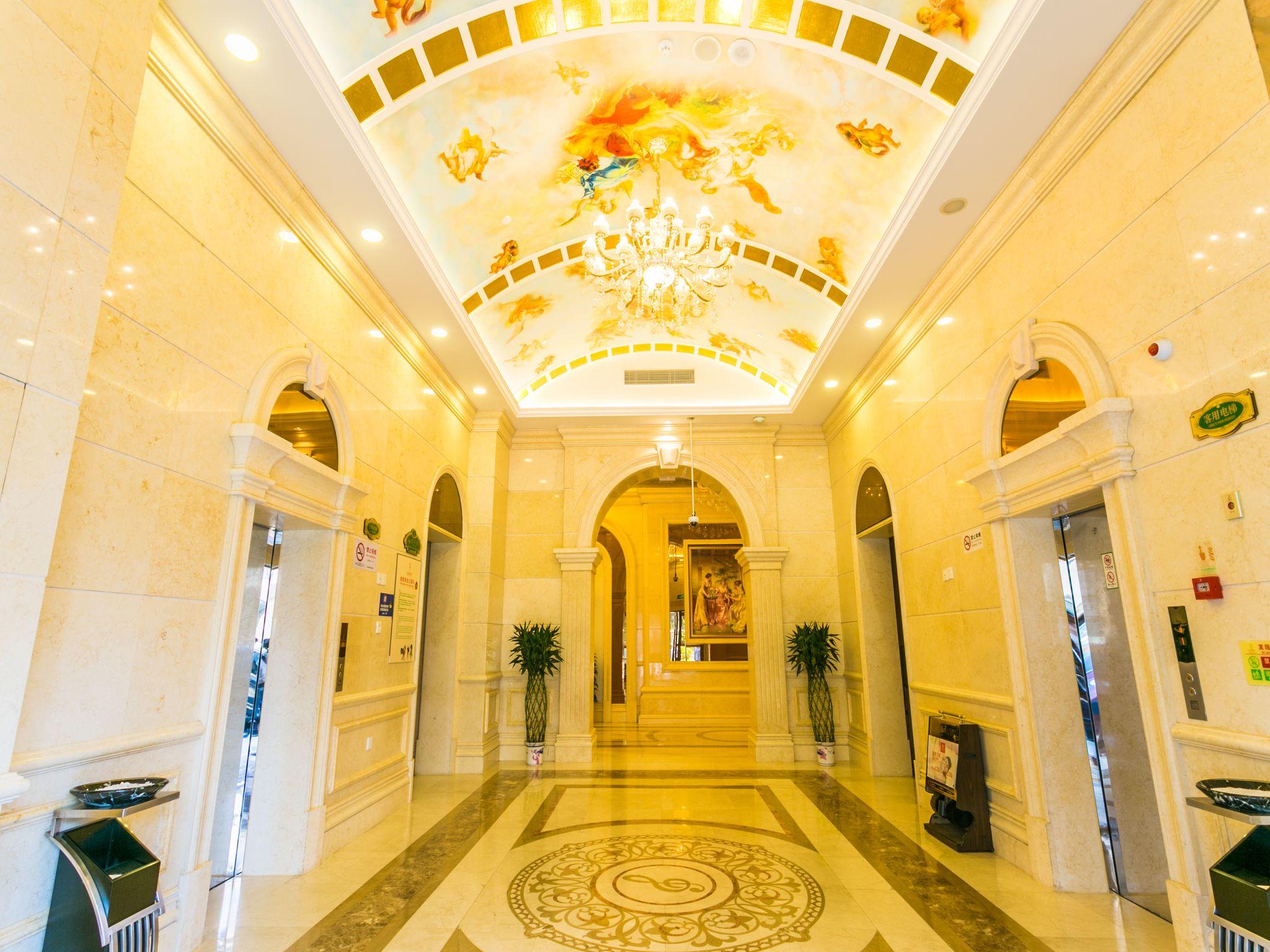 Vienna Shanghai Hongqiao National Convention And E 21/50