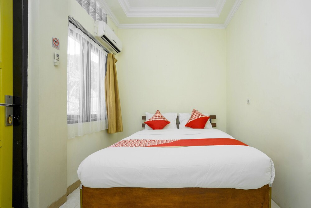OYO 2319 Tengkawang Residence 7/22