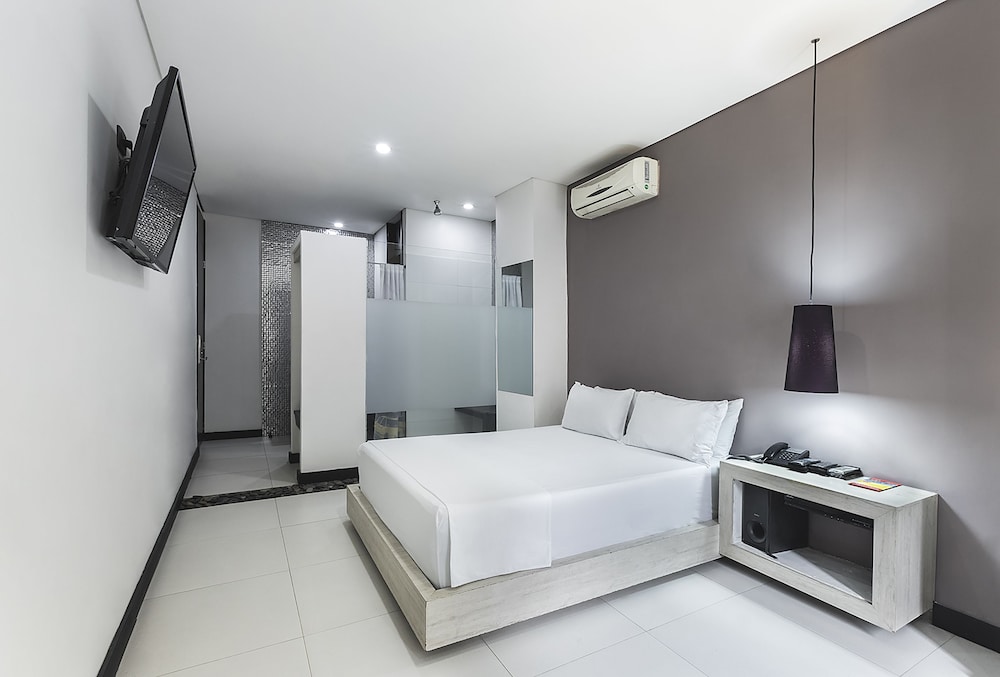 BUSINESS, DOUBLE BED