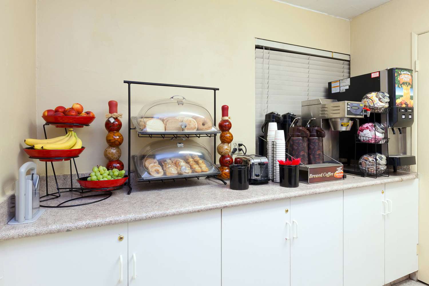 Americas Best Value Inn Suites Bakersfield Central 5/10