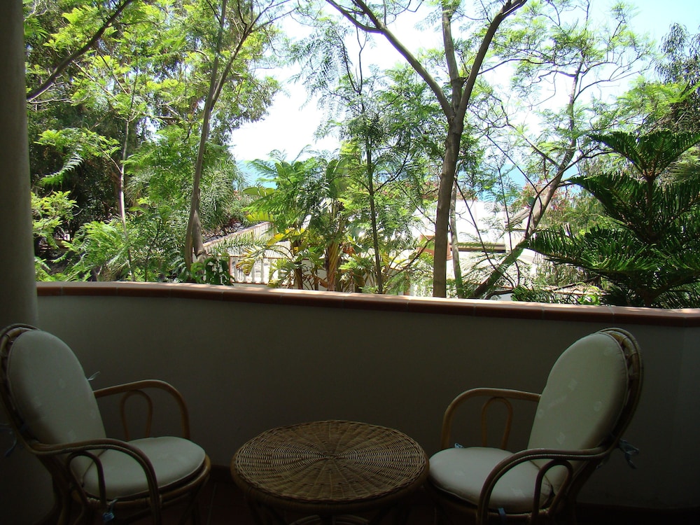 Hotel Village Eden 12/71