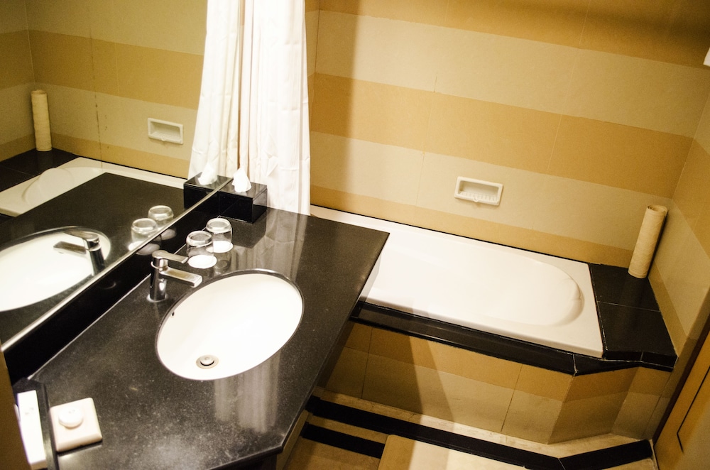 SWISS-BELHOTEL MALEOSAN MANADO 27/67