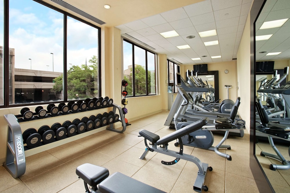 Hilton Fort Wayne At The Grand Wayne Convention Center 24/72