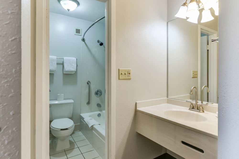 Baymont Inn And Suites By Wyndham Columbus / Near Osu 14/60