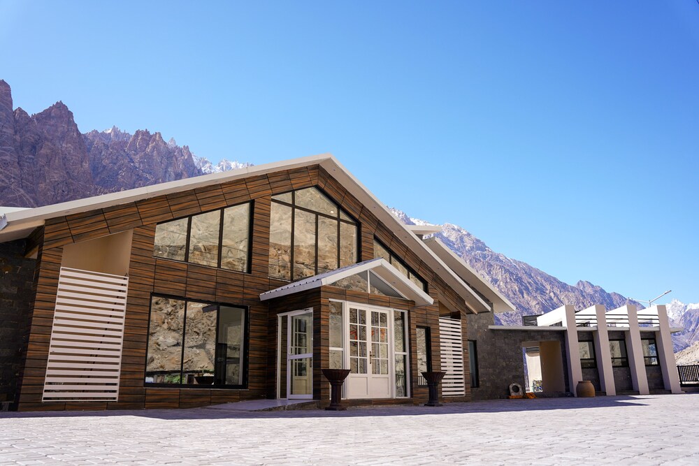 Lodges By Baron Hunza Attabad Lake 12/49