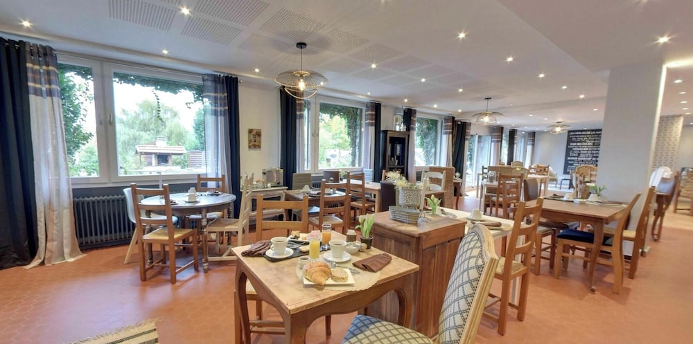HOTEL RESTAURANT LA MAISON CARREE 20/33