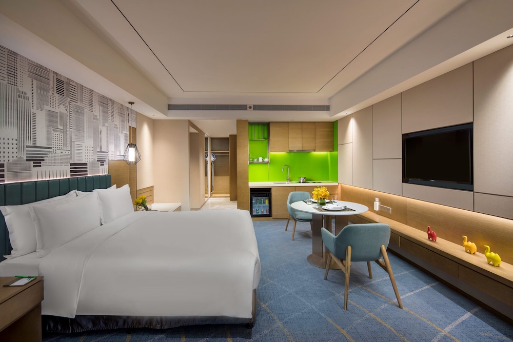 Holiday Inn and Suites LANZHOU CENTER 16/37