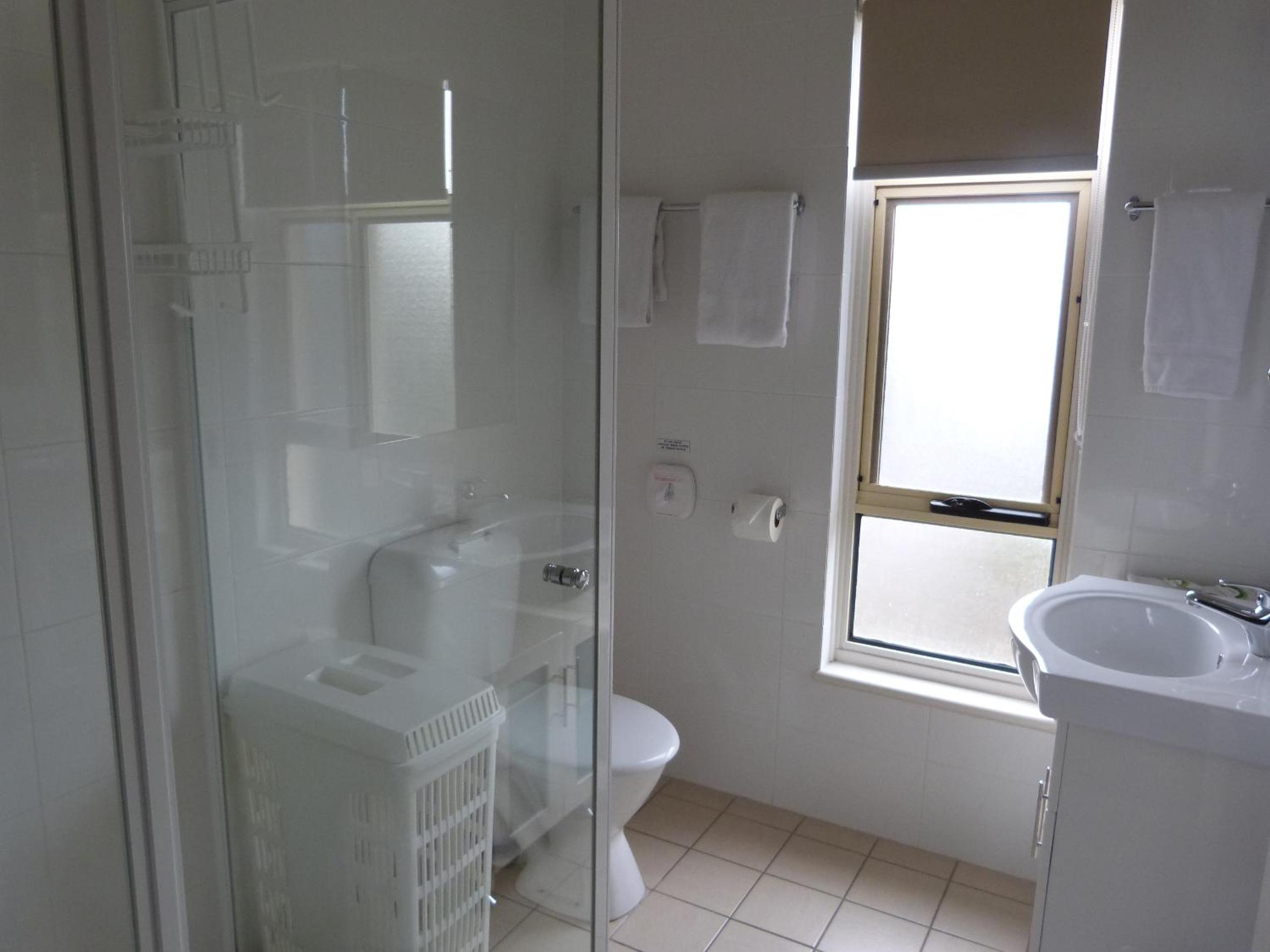 Glenelg Holiday Apartments- Corfu 18/20