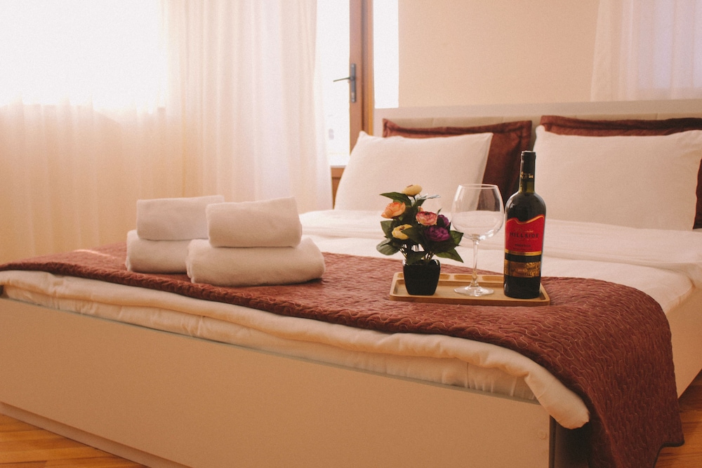 Central Baku Hotel 48/50