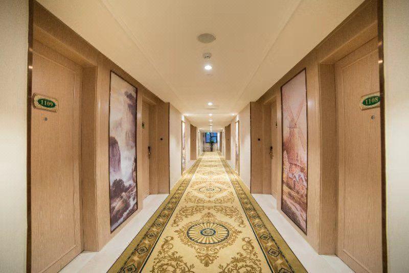 Vienna International Hotel (Xinyang Railway Station) 20/51