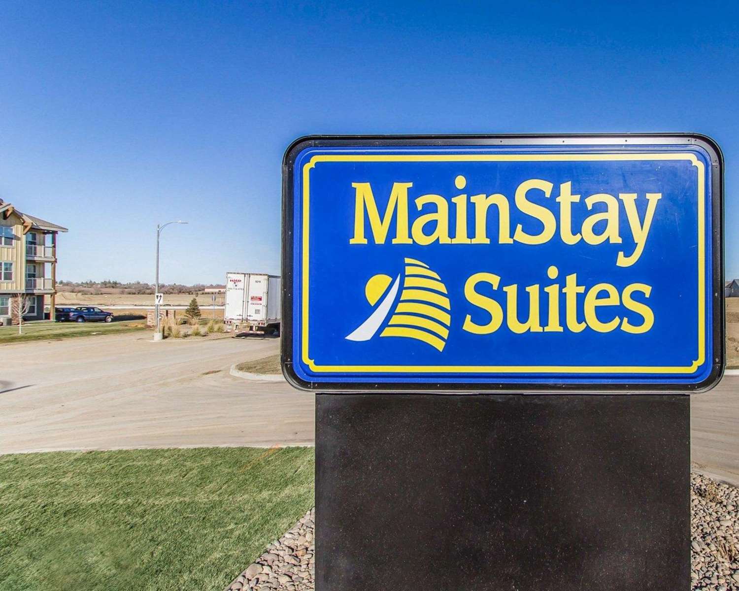 Mainstay Suites Watford City 6/14