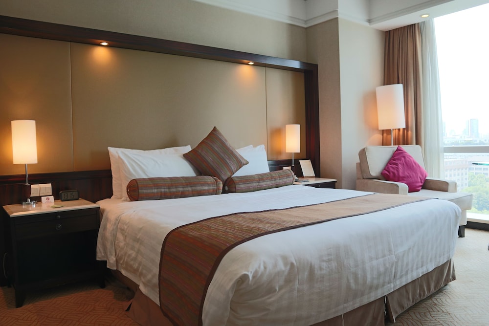 SUPERIOR, KING BED