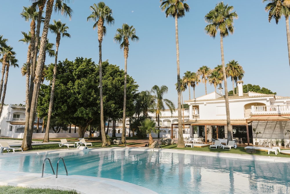 Tu and Me Resort - Adults Only 31/33