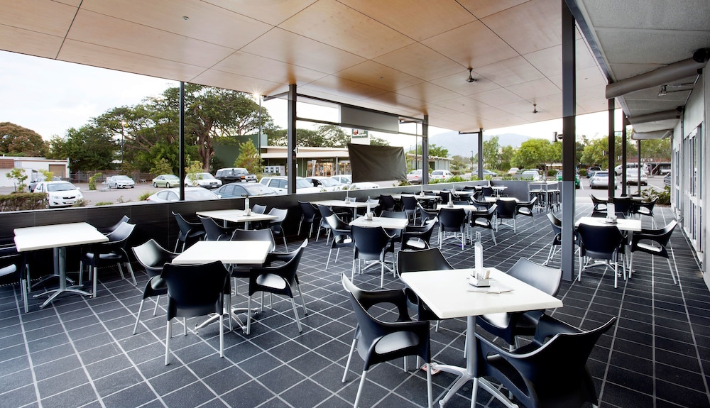Vale Hotel 34/42