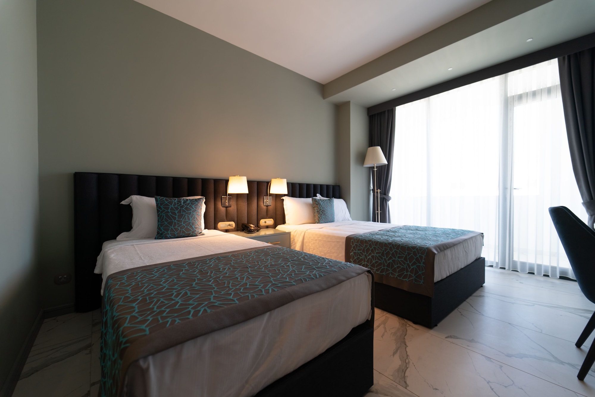 DELUXE, KING BED, CITY VIEW