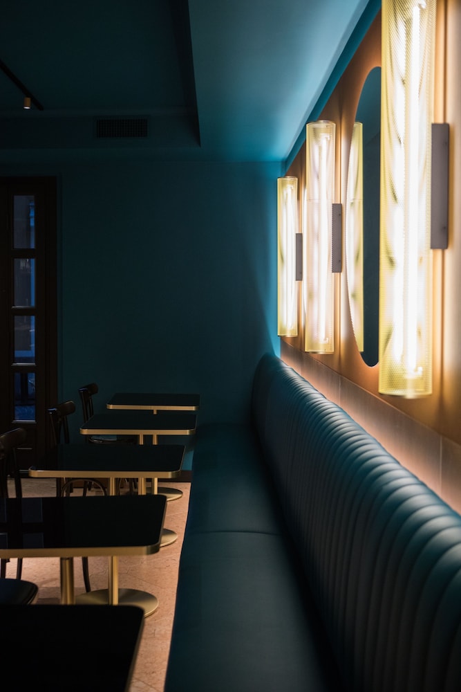Hotel Miro 24/36