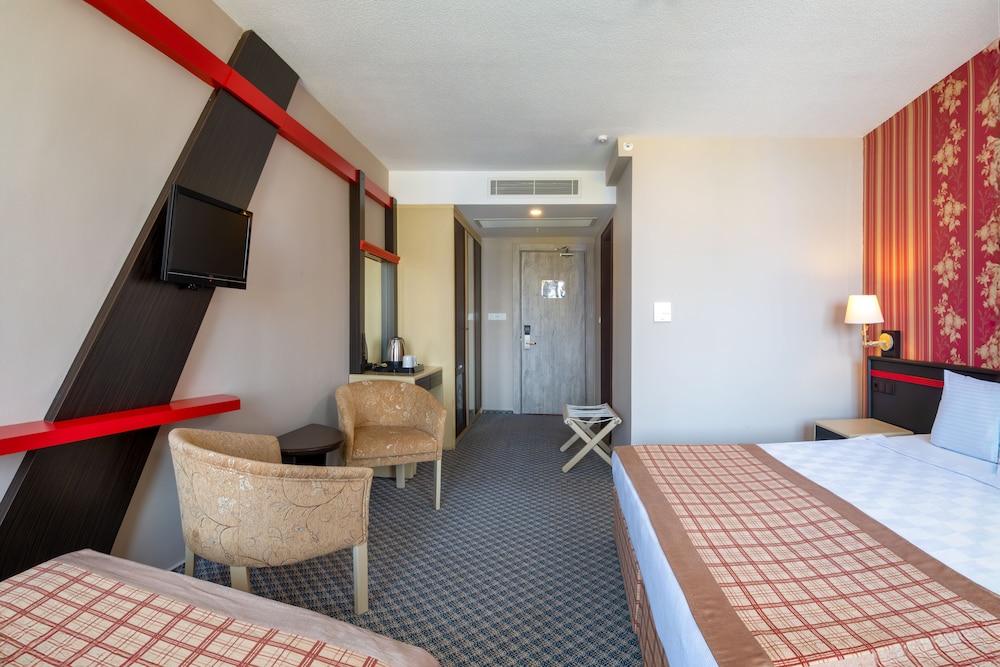 Senza Sunset Beach Hotel 54/87
