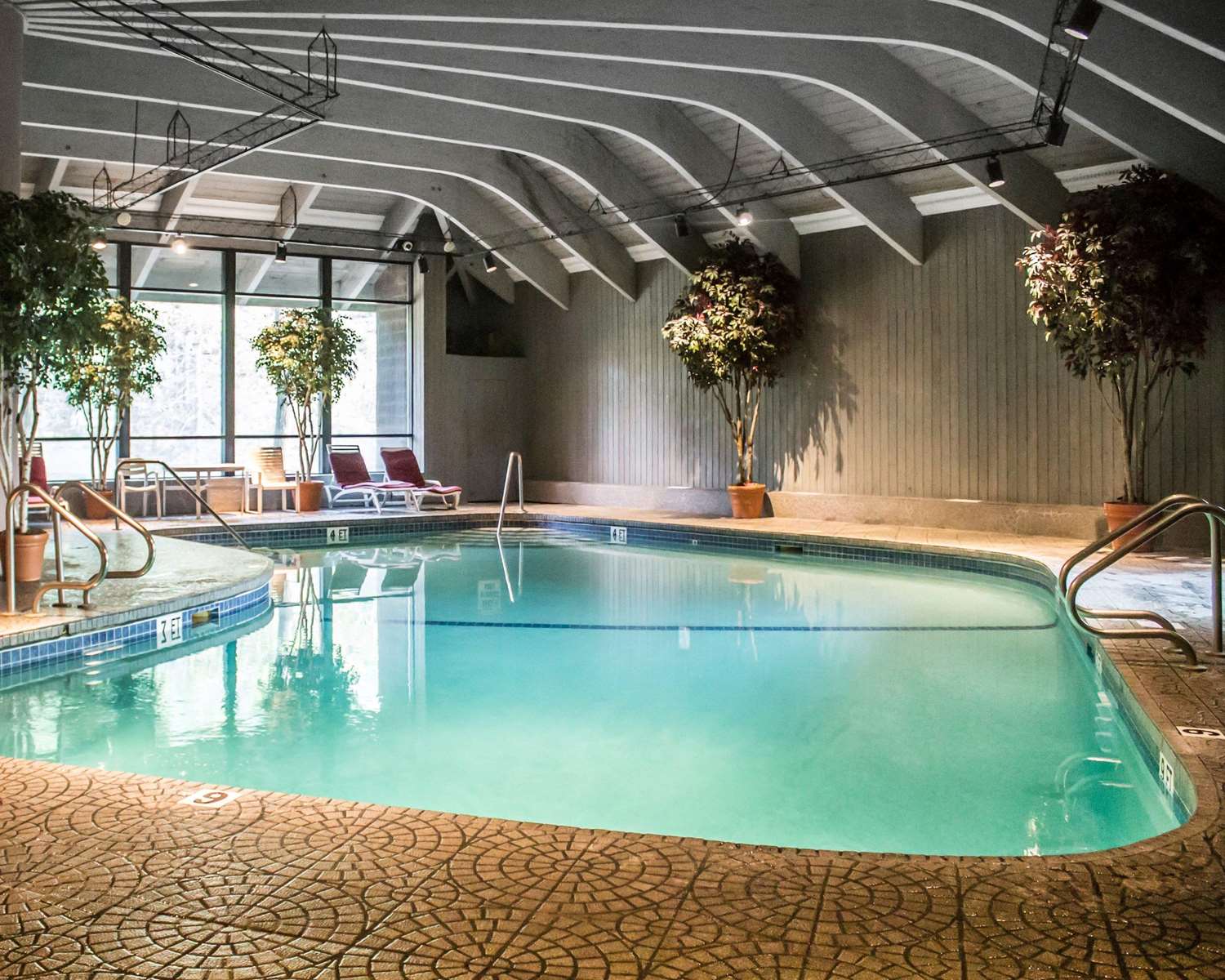 The Woodland Inn and Resorts 25/37