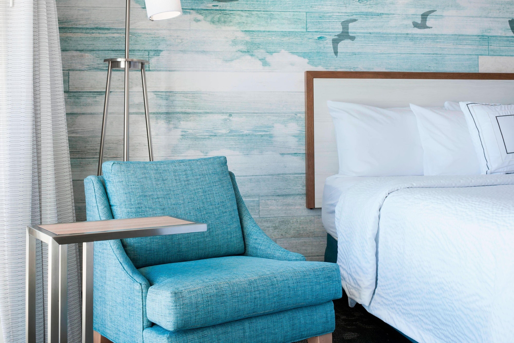 Deluxe, 2 Queen Beds, Ocean Front, Balcony, Courtyard Virginia Beach Oceanfront North 37th Street 3/5