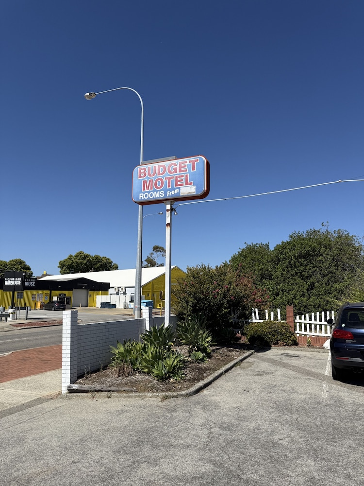 Budget Motel 37/46